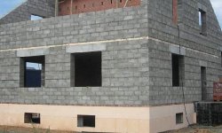 Преимущества применения керамзитобетонных блоков для строительства
