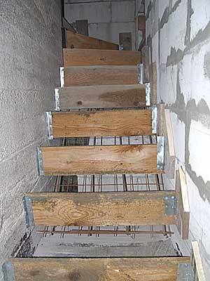 Пример заготовки ступеней для последующей заливки бетоном